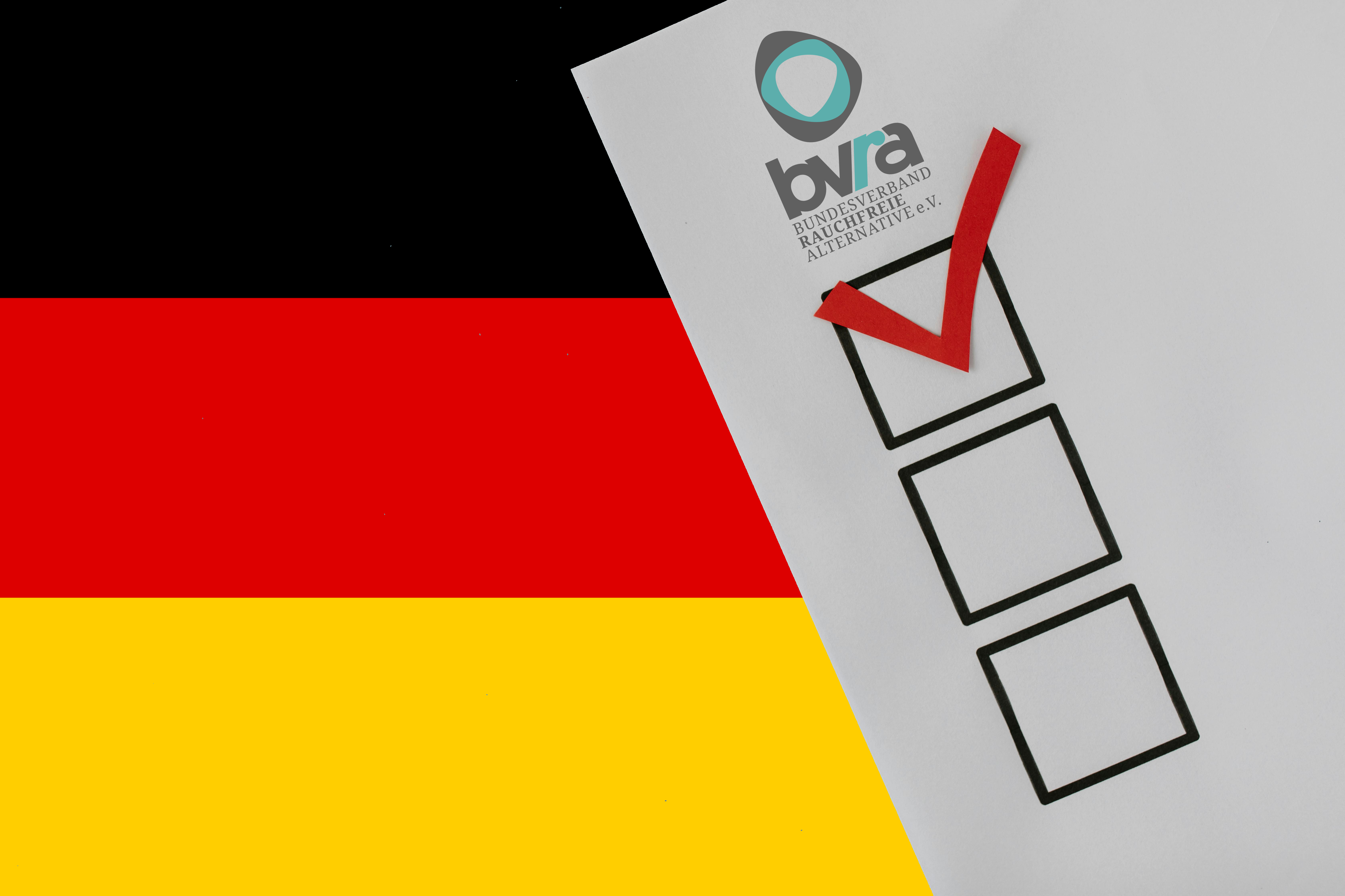 Deutschlandfahne, BVRA e.V. Logo, 3 Umfragekästchen, das oberste angekreuzt mit einem roten Häkchen